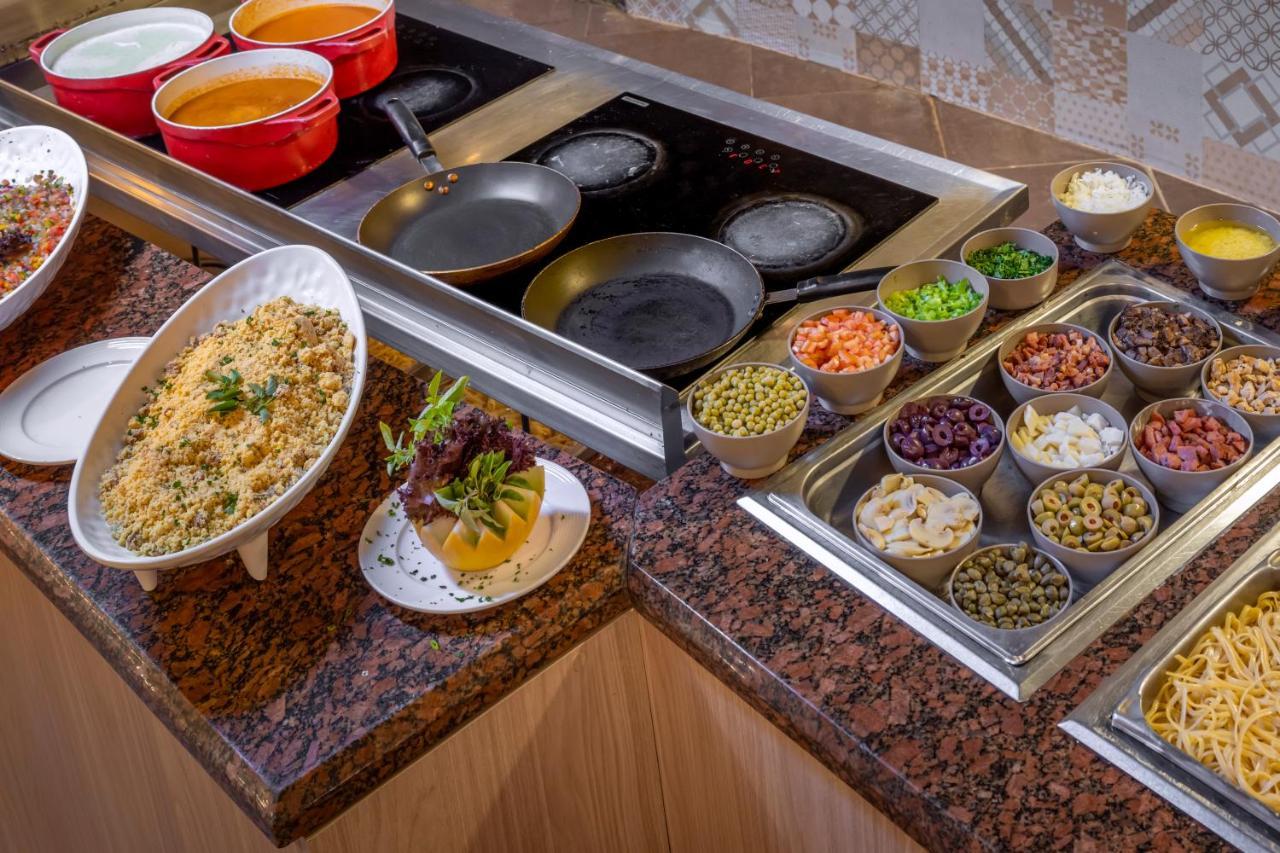 Serhs Natal Grand Hotel & Resort ภายนอก รูปภาพ A salad bar