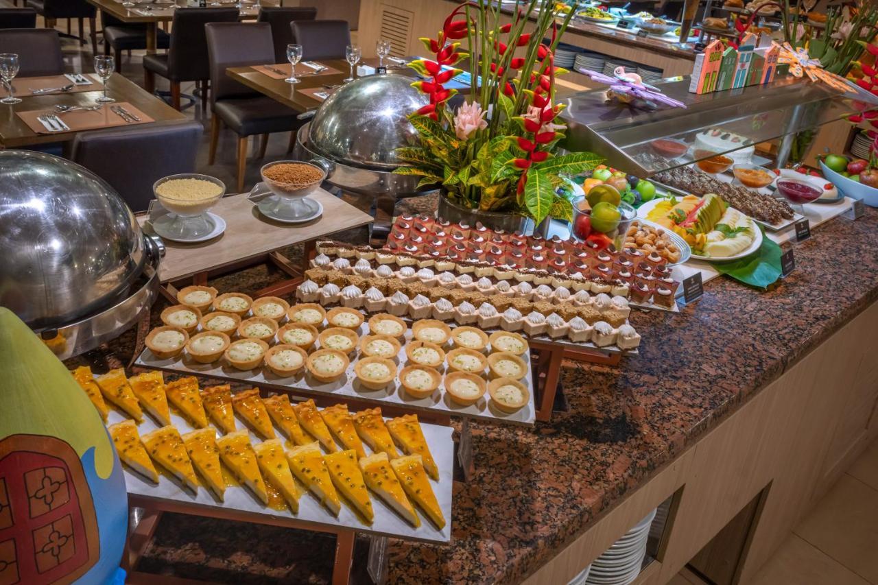 Serhs Natal Grand Hotel & Resort ภายนอก รูปภาพ A buffet at a hotel