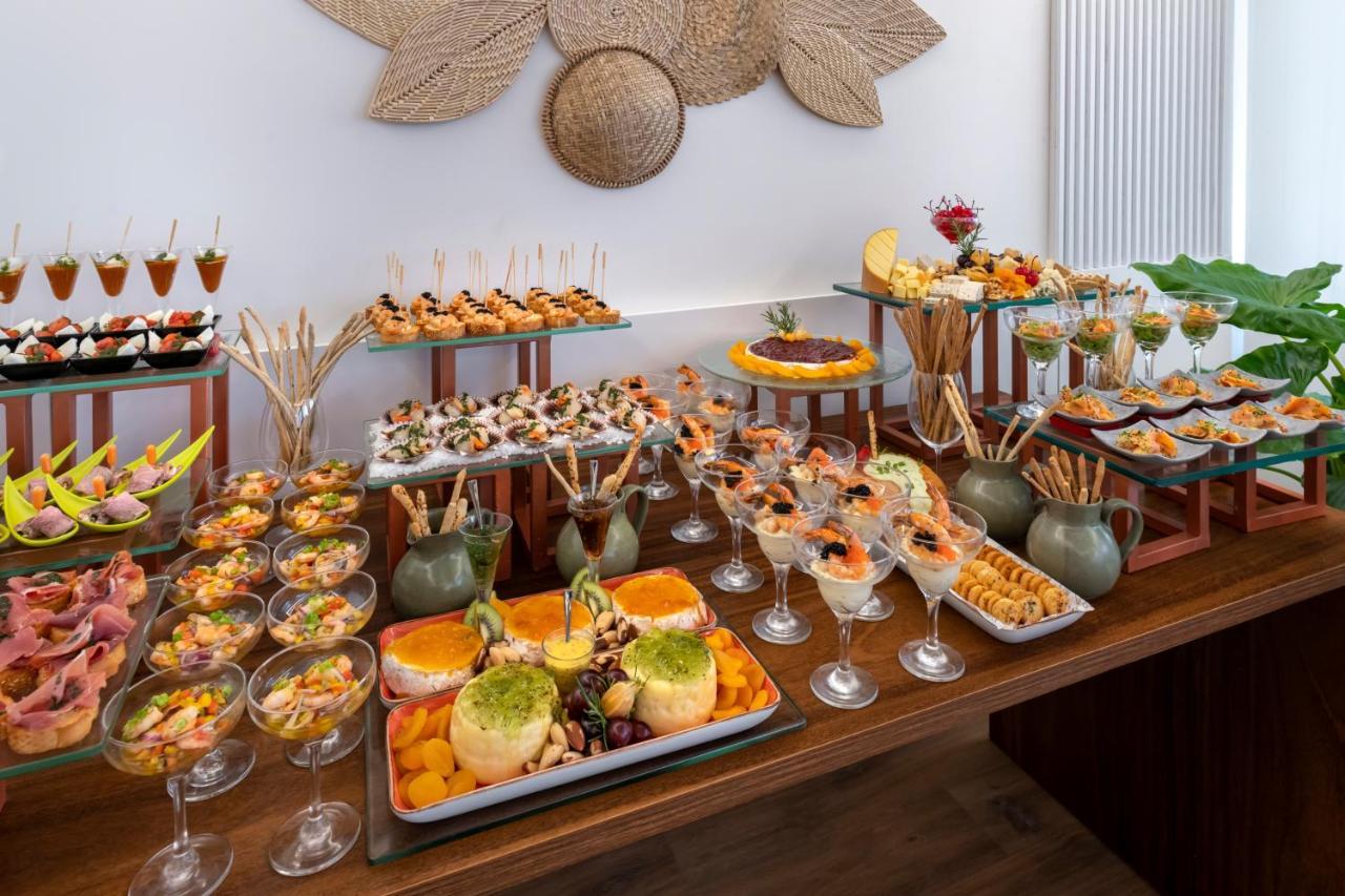 Serhs Natal Grand Hotel & Resort ภายนอก รูปภาพ A buffet of tapas