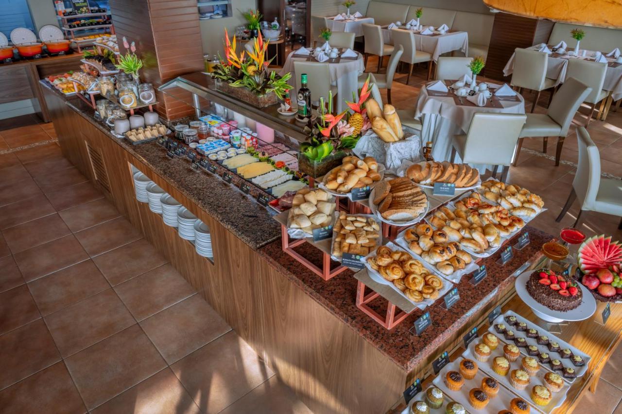 Serhs Natal Grand Hotel & Resort ภายนอก รูปภาพ A buffet at a hotel